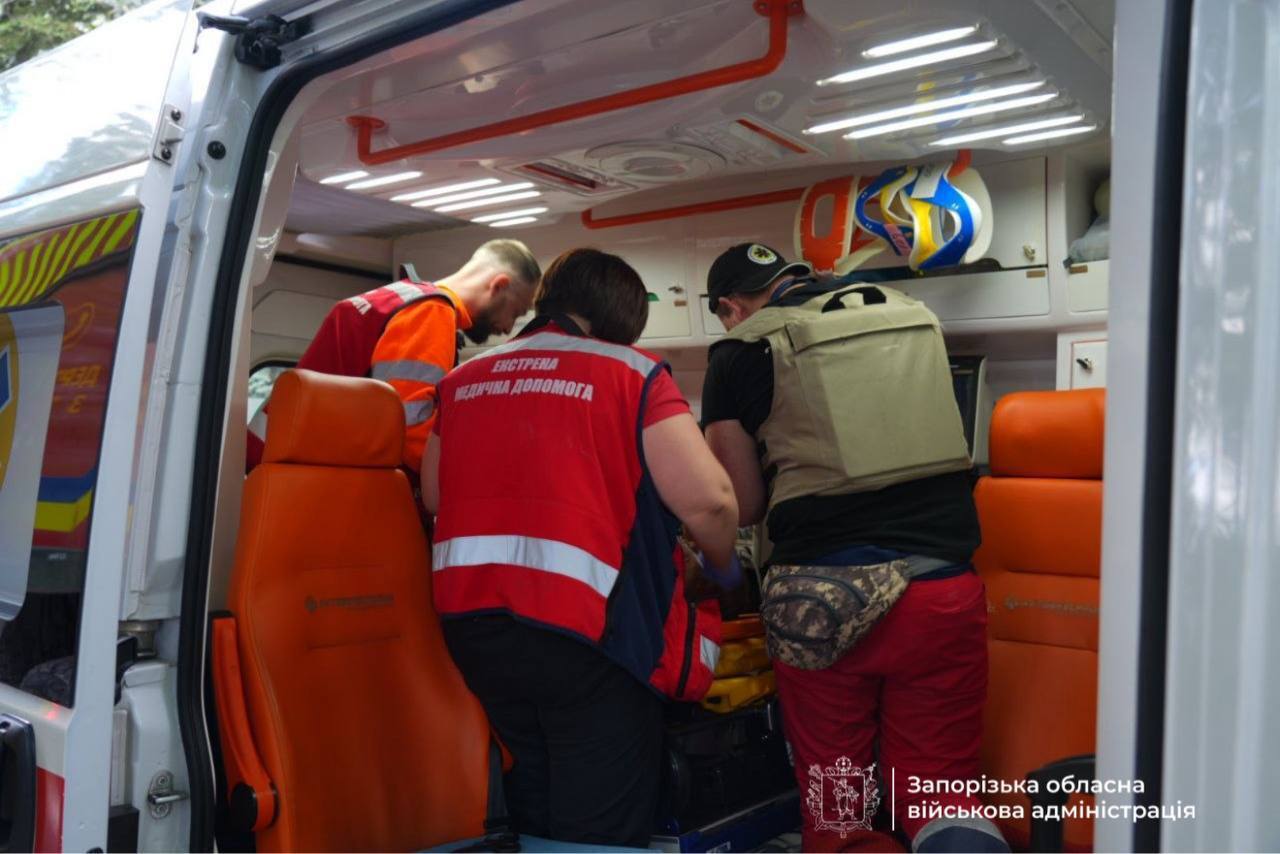 Росія завдала удару по об’єкту промислової інфраструктури в Запоріжжі: є жертва і постраждалі. Фото