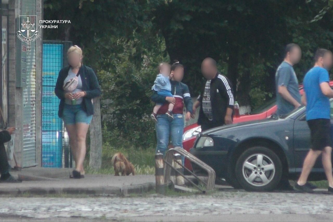 На Закарпатті чоловік намагався продати немовля в Іспанію за $25 тисяч: як його покарали. Фото