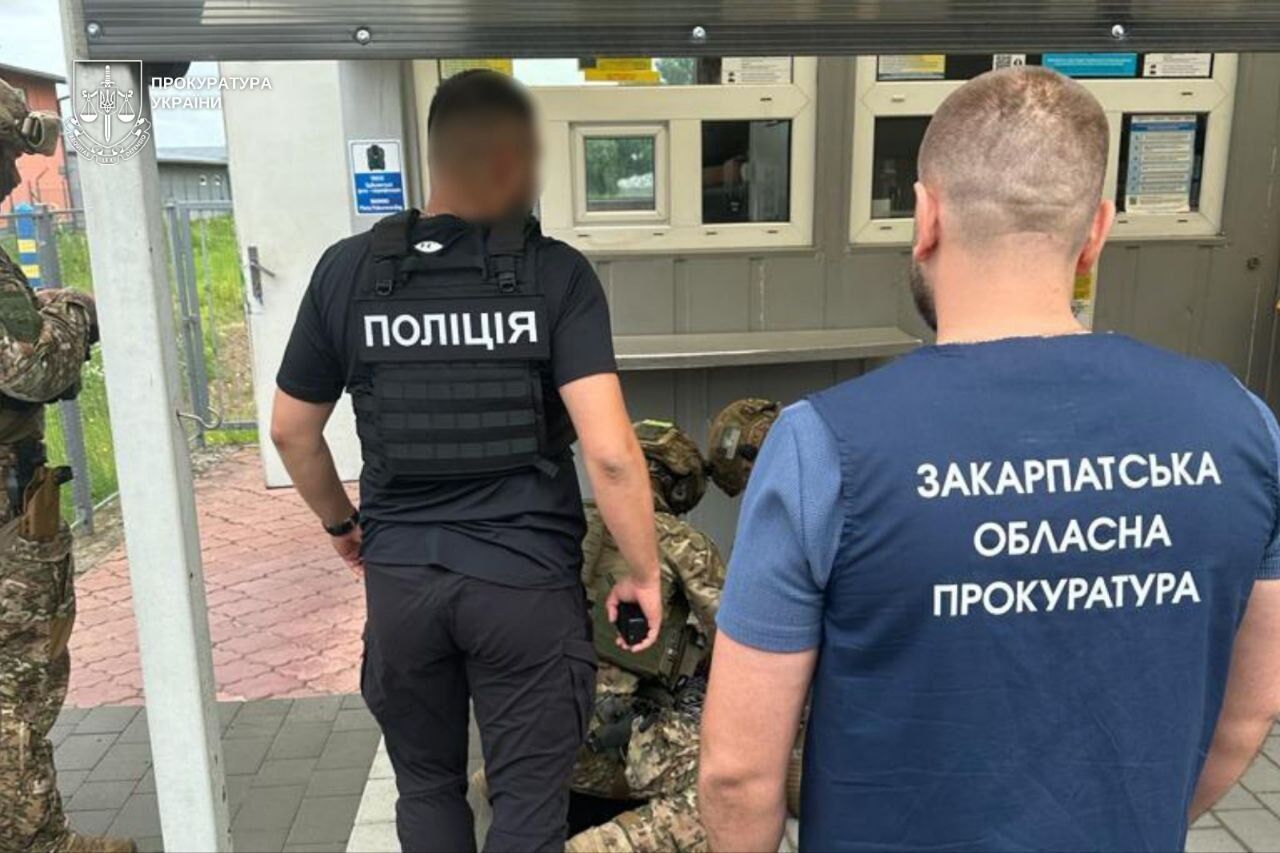 На Закарпатті чоловік намагався продати немовля в Іспанію за $25 тисяч: як його покарали. Фото