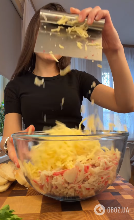 Вкусные брускетты с крабовыми палочками: рецепт в духовке за 20 минут