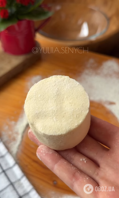 Как приготовить вкусные сырники с шоколадом: дети точно оценят