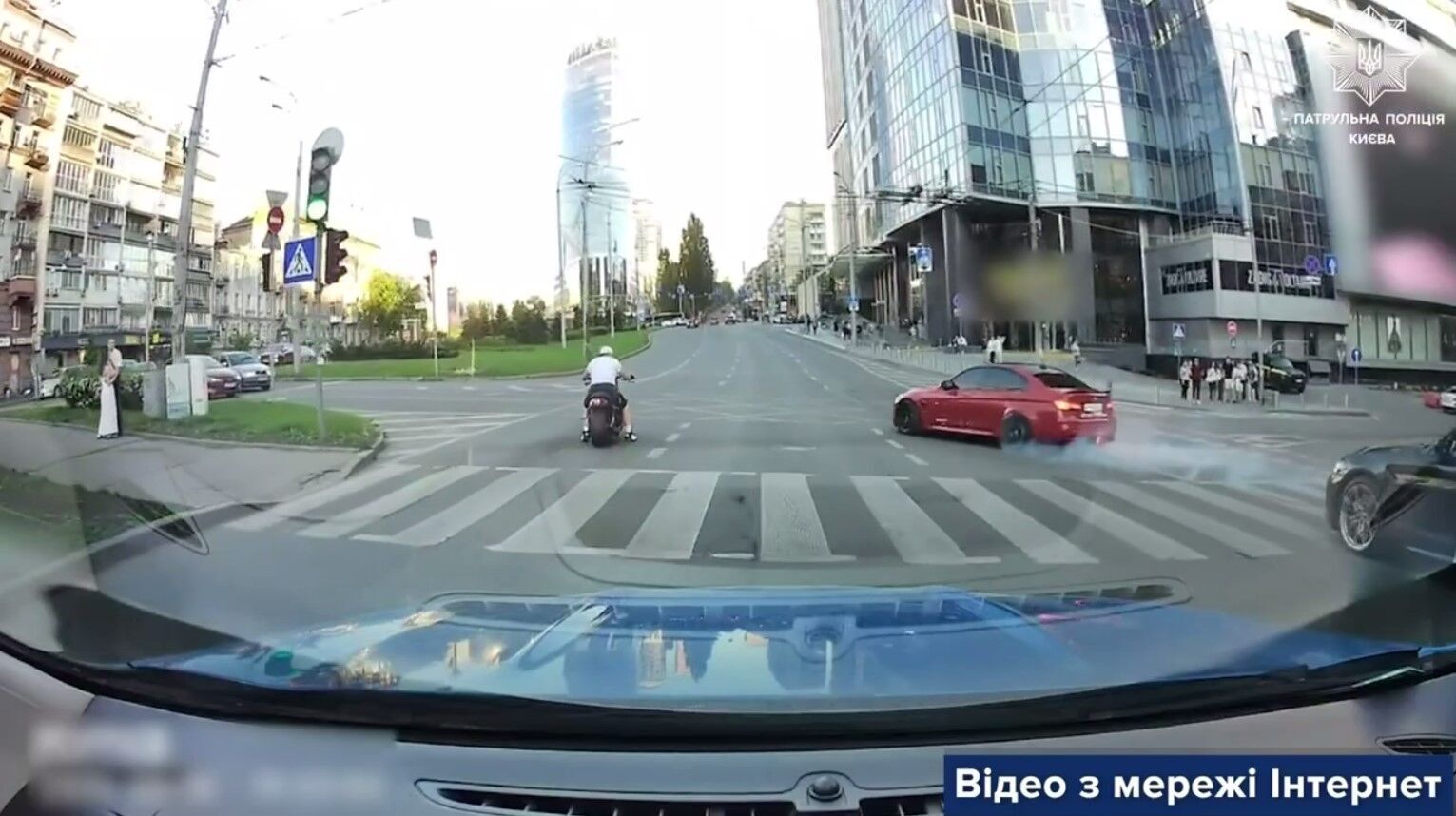 Водители BMW и Range Rover устраивали "гонки" в центре Киева и нарушали ПДД: как их наказали. Видео