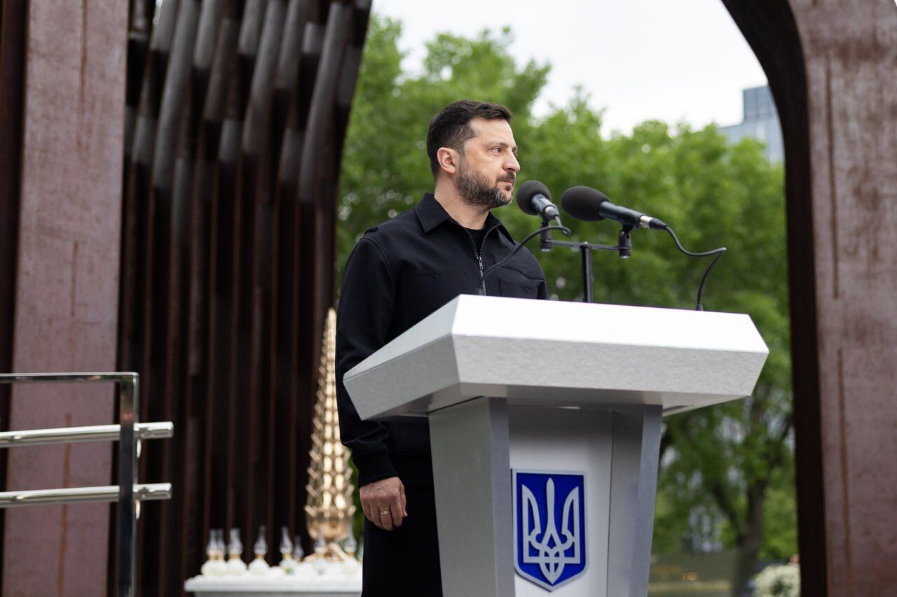 "Ми не забули і не пробачили те, що сталося": Зеленський вшанував памʼять  жертв  депортації кримськотатарського народу