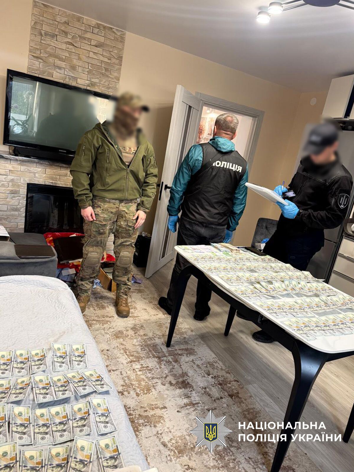 Обшуки вдома у фігурантів