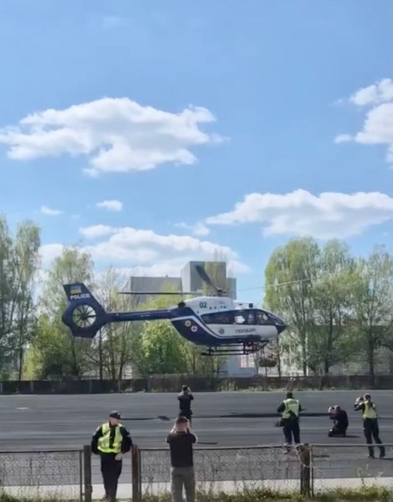 "Це було складно, але ми встигли": медики залучили авіацію для пересадки серця 17-річному юнаку з Рівненщини. Фото