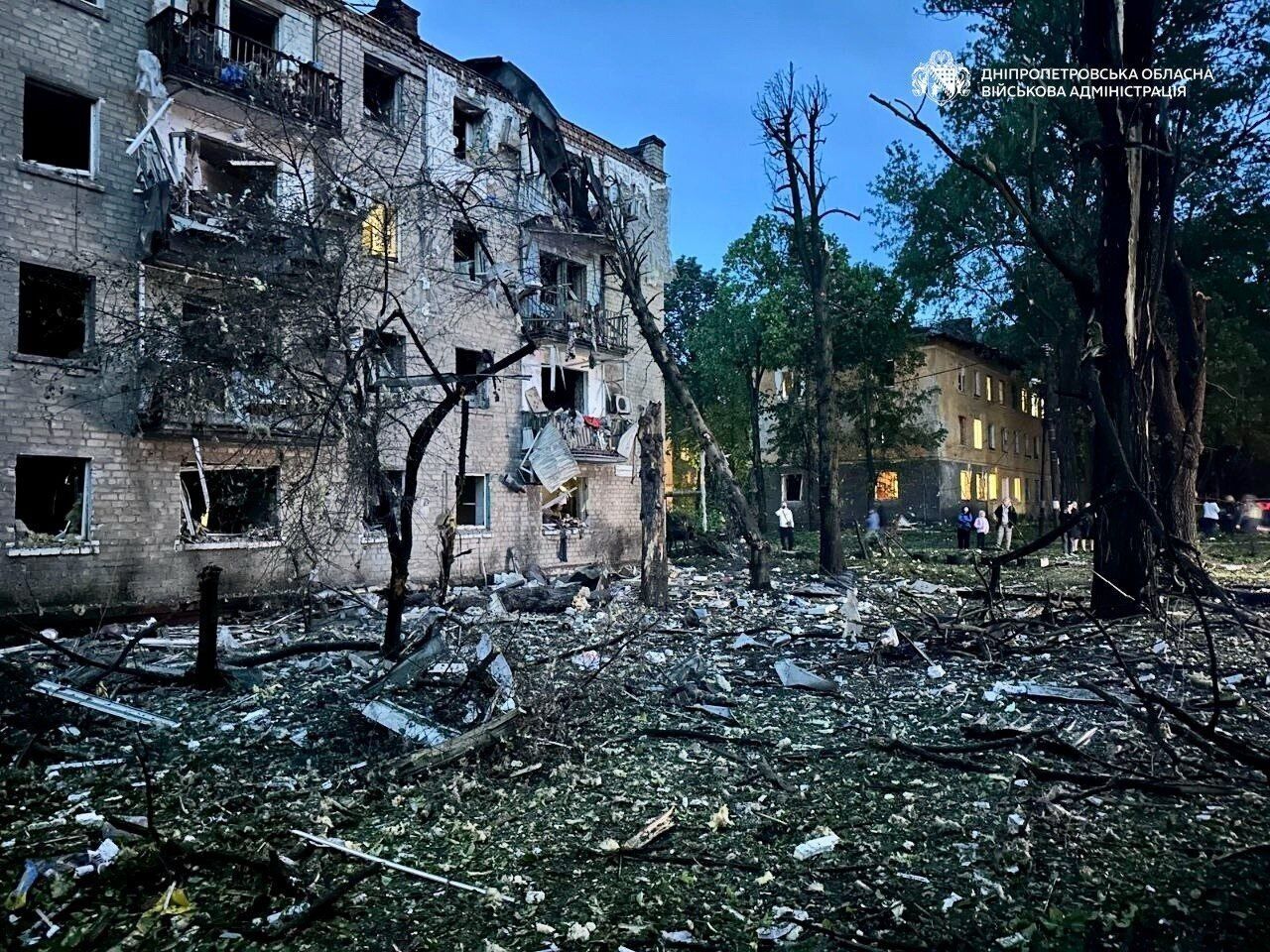 Россия массированно атаковала Днепр дронами и баллистикой: пострадали 22 человека, среди них – дети. Фото и видео