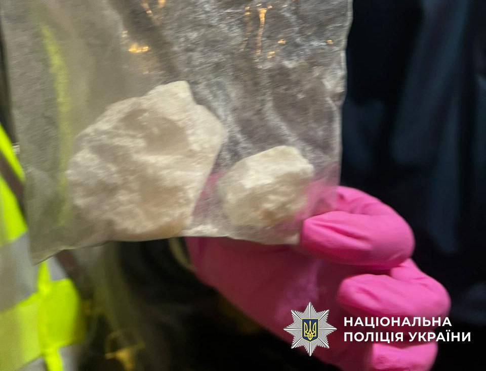 Изъяты наркотики на 8 млн грн: в Киеве полицейские разоблачили "бизнес" по продаже кокаина. Подробности и фото