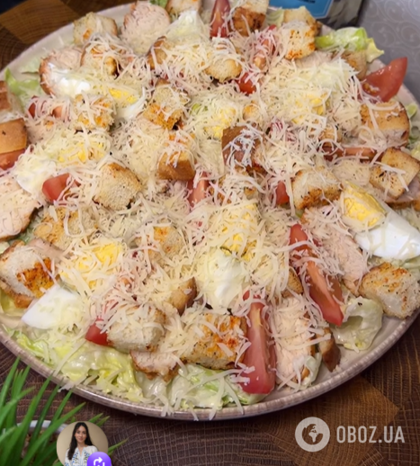 Салат "Цезарь" с куриным филе и яйцами: чем заправить
