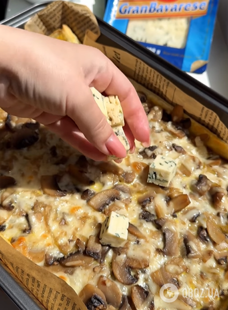 Сытный открытый пирог с грибами и сыром: готовится элементарно