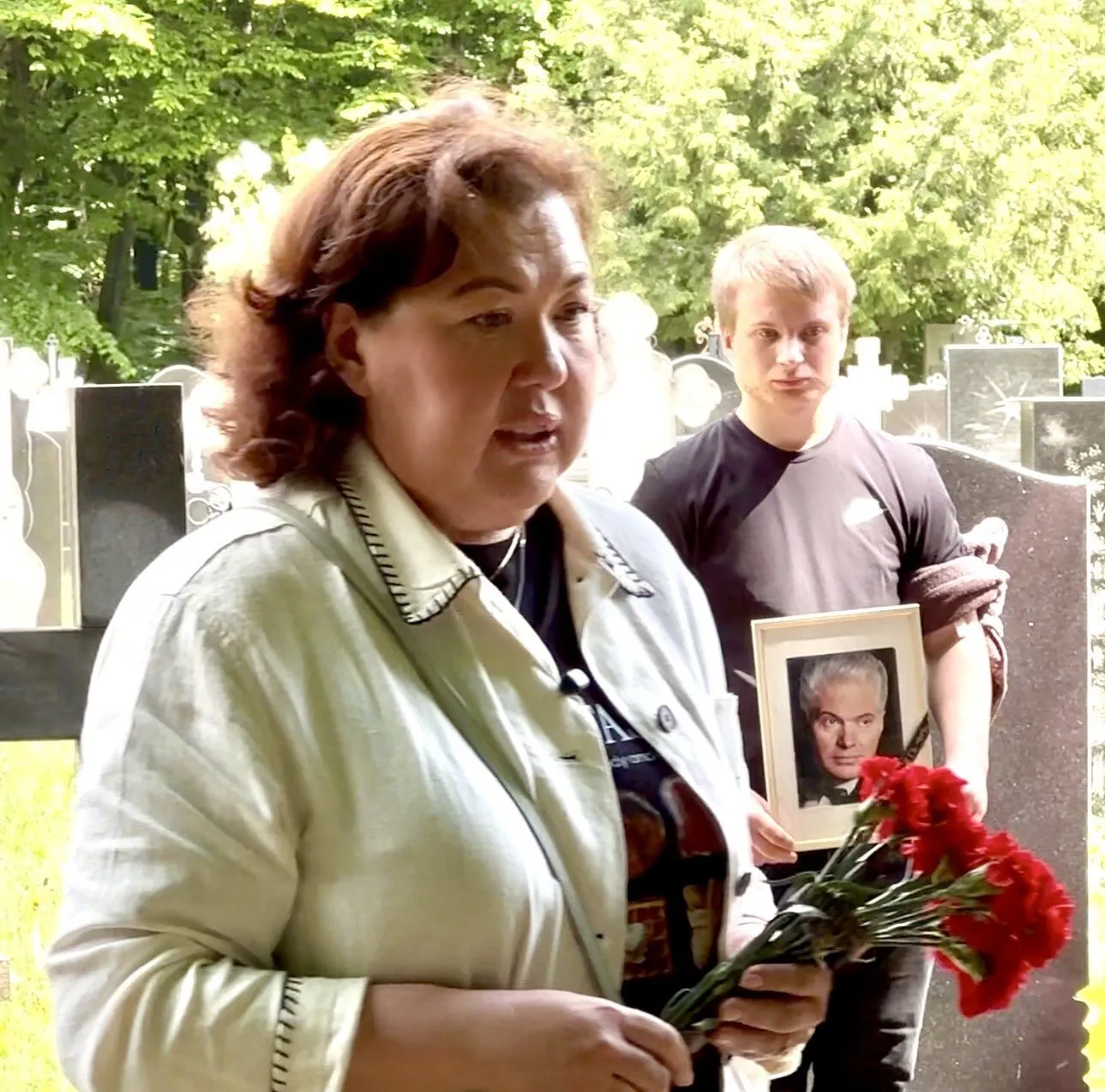 "Мамочка, не бросай меня". Друзья суперзвезды украинского телевидения Александра Сафонова рассказали, как на самом деле он жил последние годы