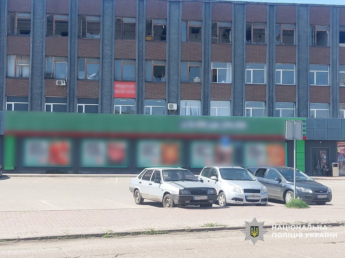 Россия ударила баллистикой по центру Прилук: два человека погибли, 21 ранены. Фото