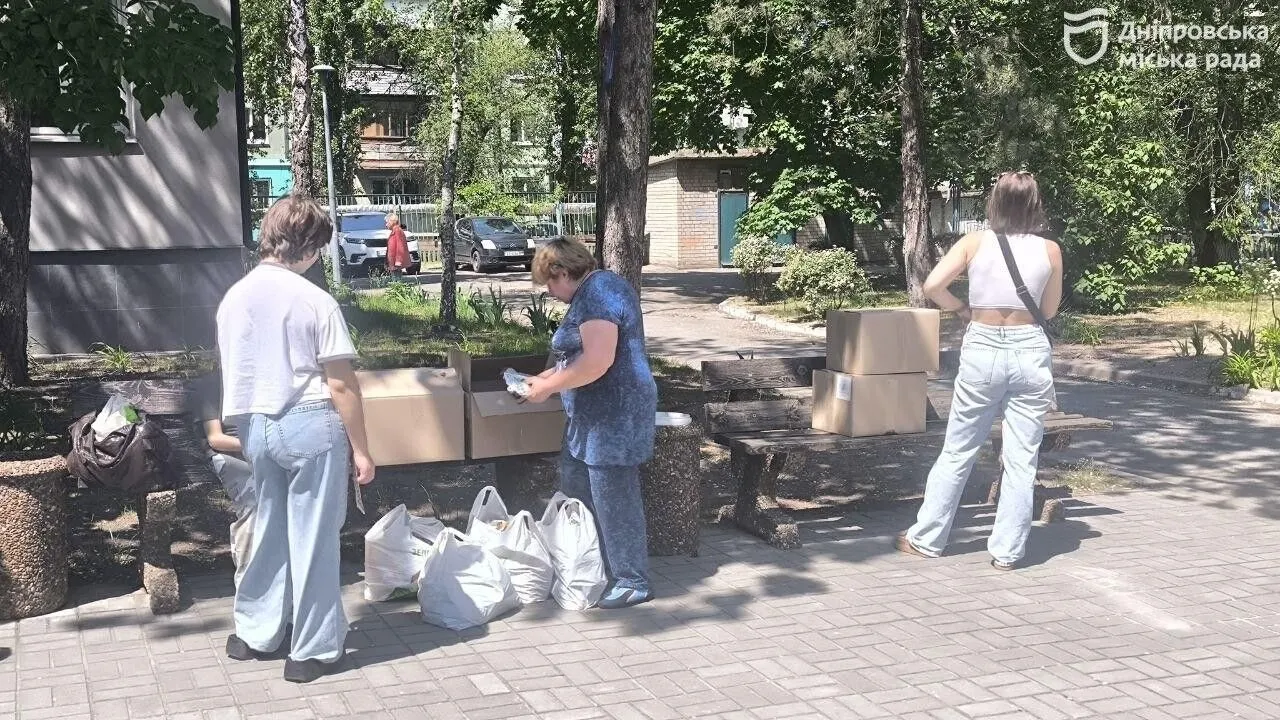 Дніпро продовжує підтримувати ВПО: з початку року видано понад 7500 безкоштовних продуктових наборів