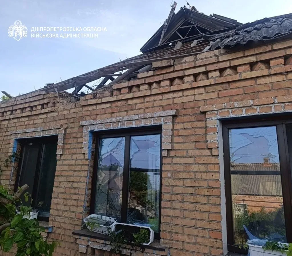 Росія вдарила по Дніпропетровщині: пошкоджено інфраструктуру, є поранені