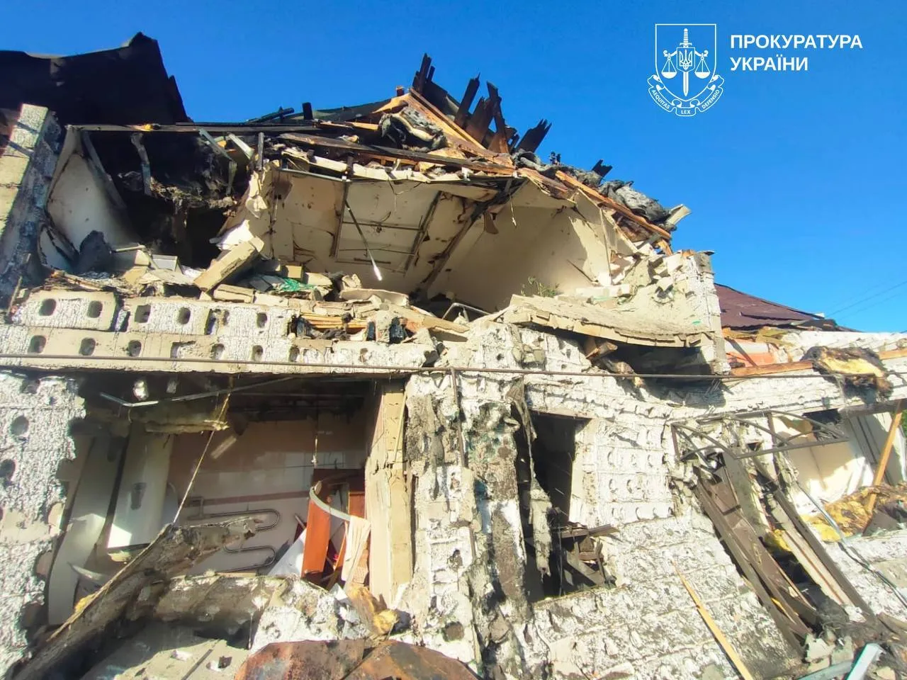 Окупанти атакували Харків та передмістя: є загибла та постраждалі. Фото