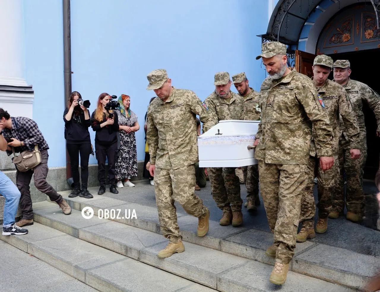 Их убила Россия: в Киеве попрощались с двумя сестрами, которые погибли в результате удара 14 мая. Фото и видео