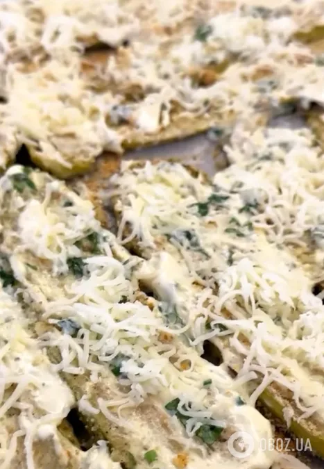 Как вкусно запечь кабачки в духовке: добавьте много сыра