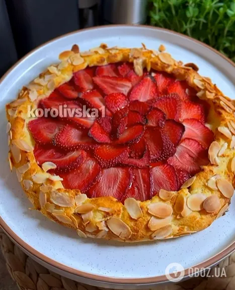 Вкусная домашняя галета с клубникой: как приготовить сезонный десерт к чаю
