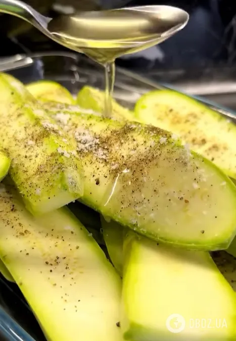 Как вкусно запечь кабачки в духовке: добавьте много сыра