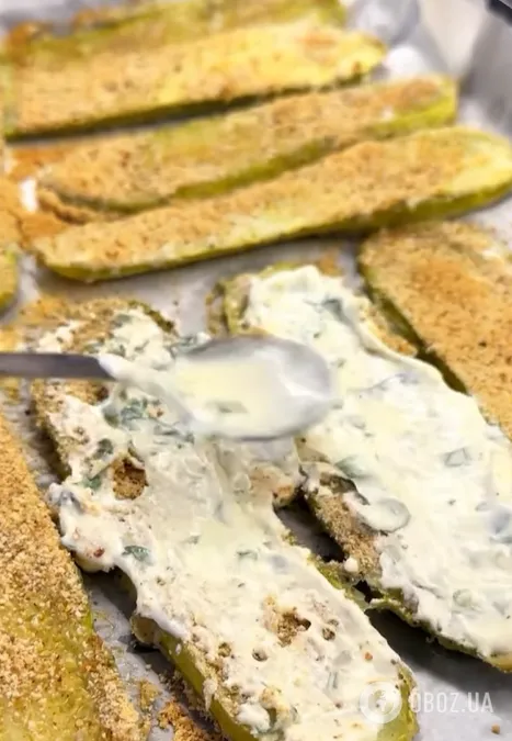Как вкусно запечь кабачки в духовке: добавьте много сыра