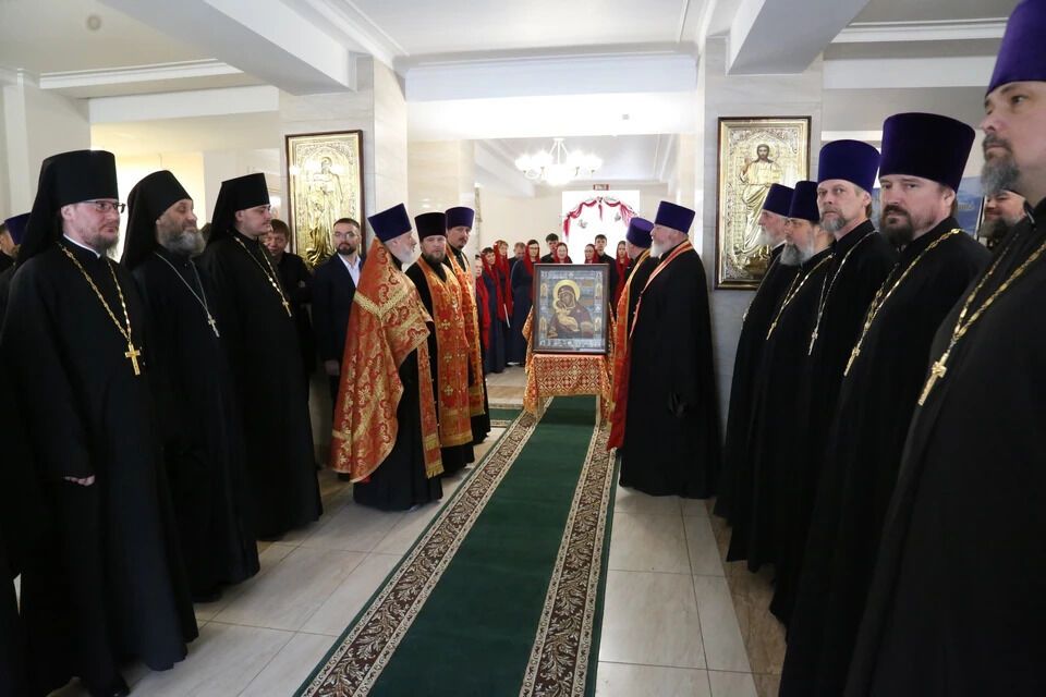 В Перми РПЦ провела крестный ход и молебен для защиты от атак украинских беспилотников. Фото
