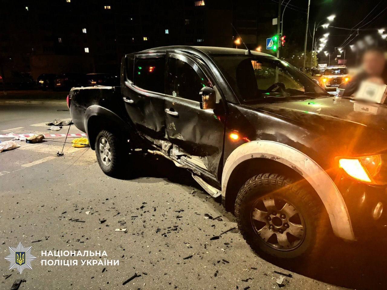 В Киеве на Троещине пьяный водитель устроил ДТП: среди пострадавших трое подростков. Фото и подробности