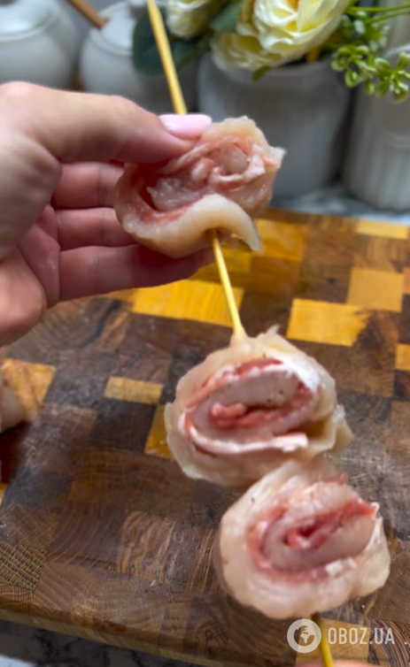 Куриные рулетики с беконом на шпажках: вариант на каждый день и для праздничного стола
