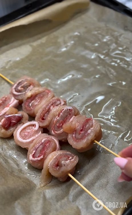 Куриные рулетики с беконом на шпажках: вариант на каждый день и для праздничного стола