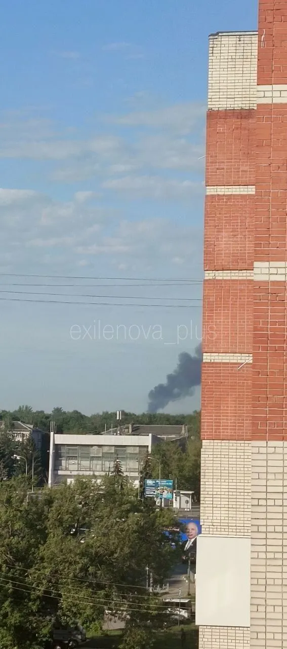Под прицелом НПЗ: в российском Кстово прогремели взрывы, вспыхнул пожар. Фото и видео