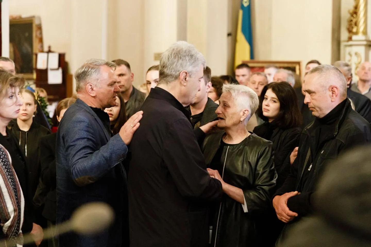 "Украина будет помнить твои дела": Порошенко с фракцией "ЕС" приехал на прощание с Кубивым