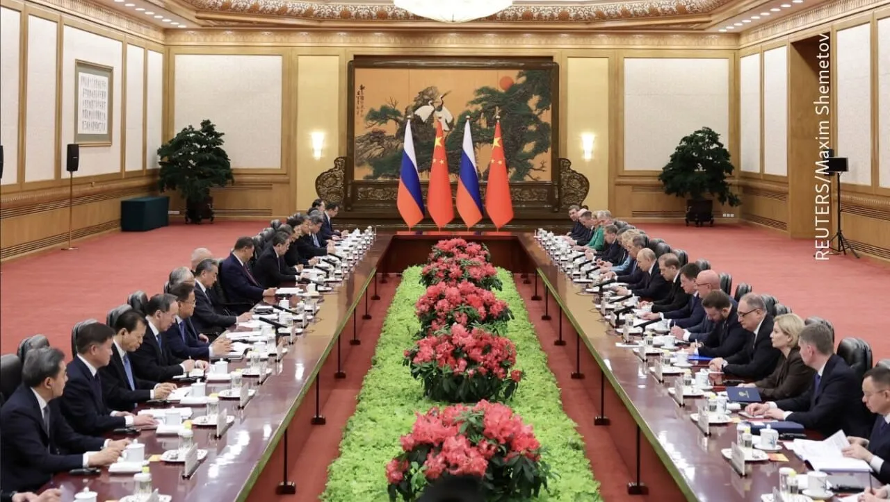 Путіна назвав Сі Цзіпьпіна другом, а той згадав події на Близькому Сході: що відомо про перемовини в Китаї. Фото і відео