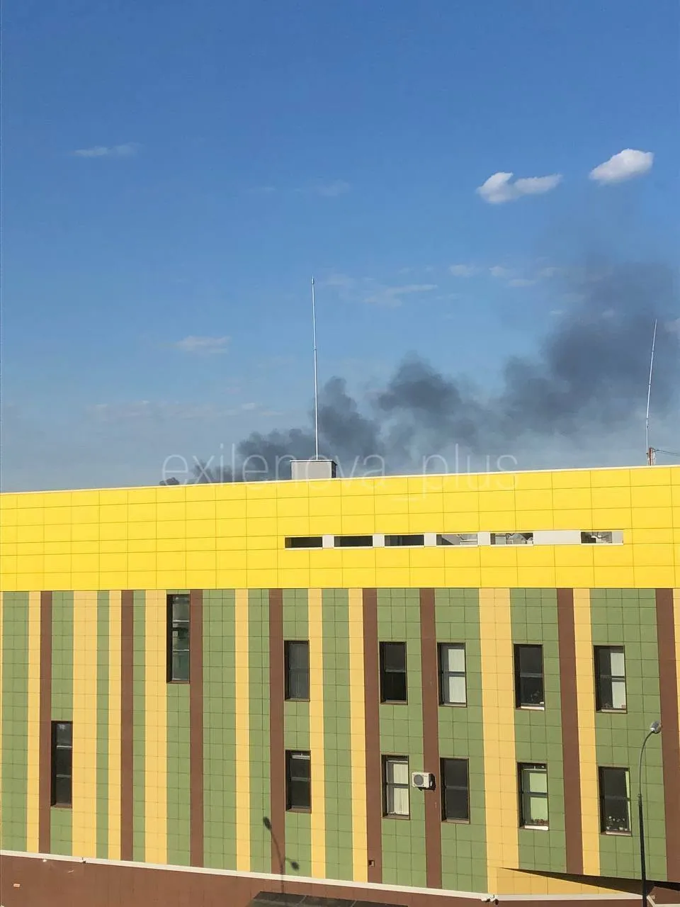 Под прицелом НПЗ: в российском Кстово прогремели взрывы, вспыхнул пожар. Фото и видео