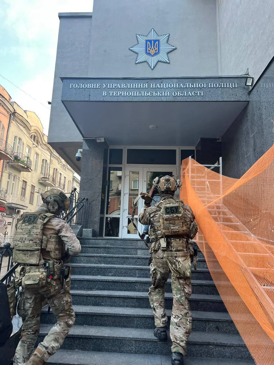 СБУ проводит обыски в управлениях Нацполиции в ряде регионов: стало известно о задержании чиновников. Фото