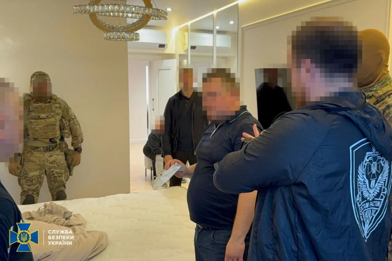 Во время обысков у топ-чиновников Нацполиции изъяли элитный автопарк, оружие и более 22 млн наличных. Фото