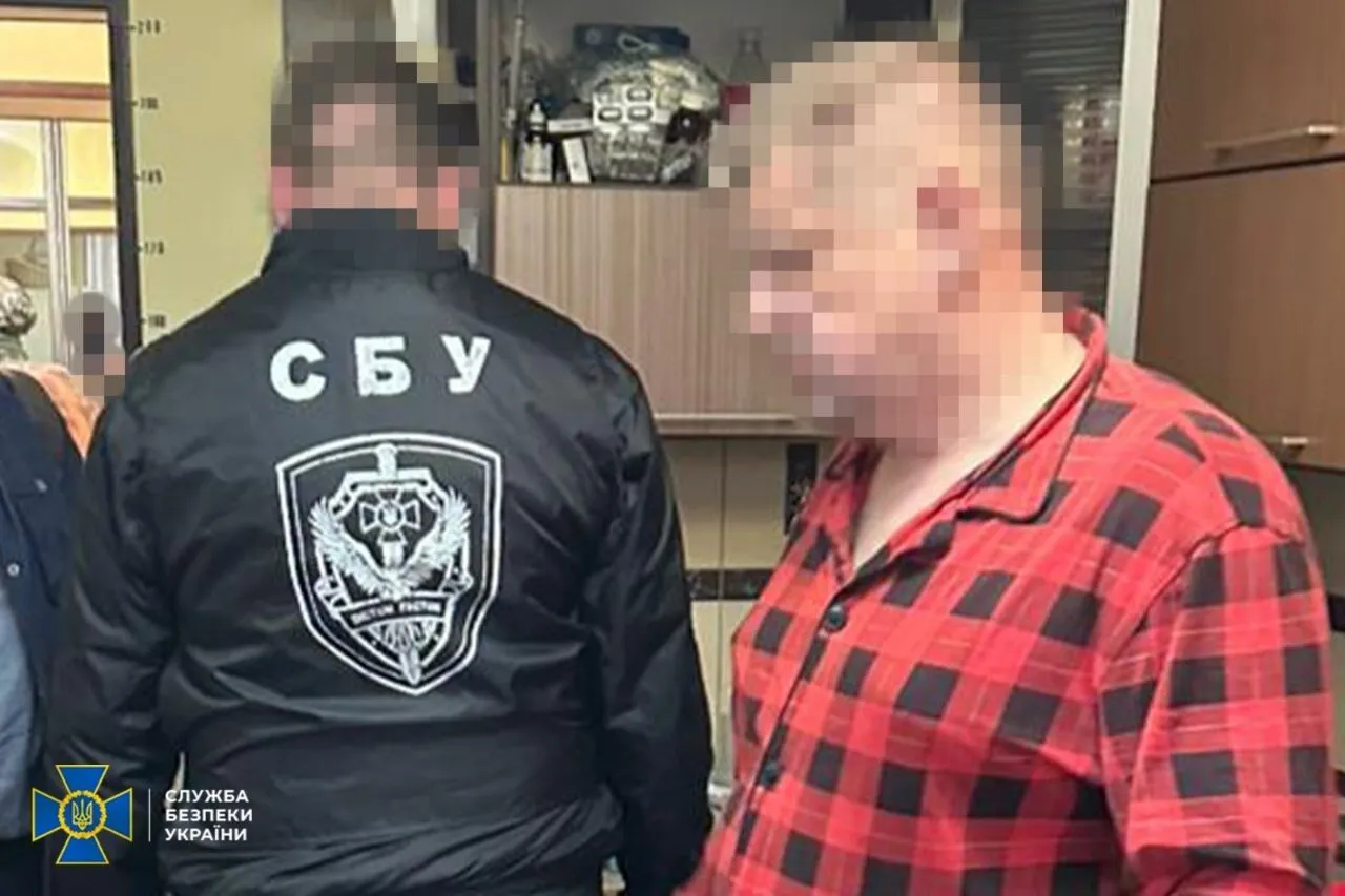 Во время обысков у топ-чиновников Нацполиции изъяли элитный автопарк, оружие и более 22 млн наличных. Фото