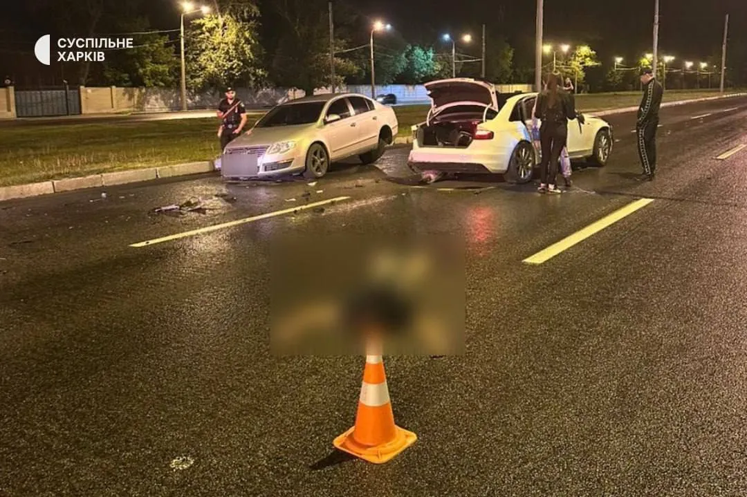 У Харкові автомобіль збив двох підлітків, хлопець помер на місці, дівчина у лікарні: усі подробиці. Фото та відео