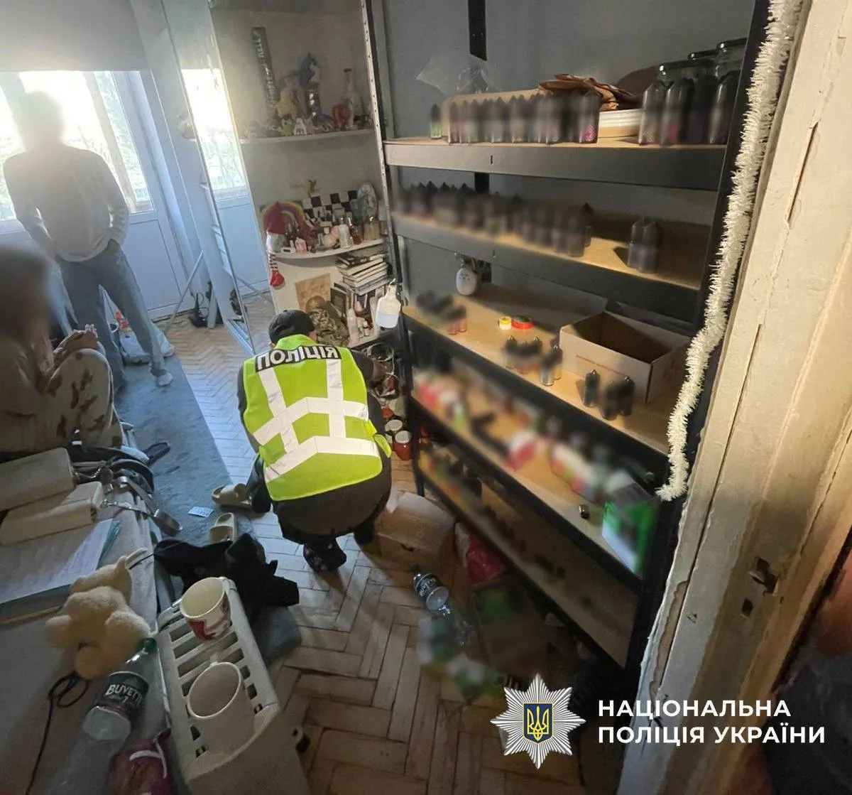 У Києві 20-річний шахрай-рецидивіст ошукав доньку загиблого воїна на 700 тисяч гривень. Подробиці та фото