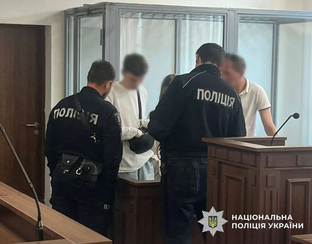 У Києві 20-річний шахрай-рецидивіст ошукав доньку загиблого воїна на 700 тисяч гривень. Подробиці та фото
