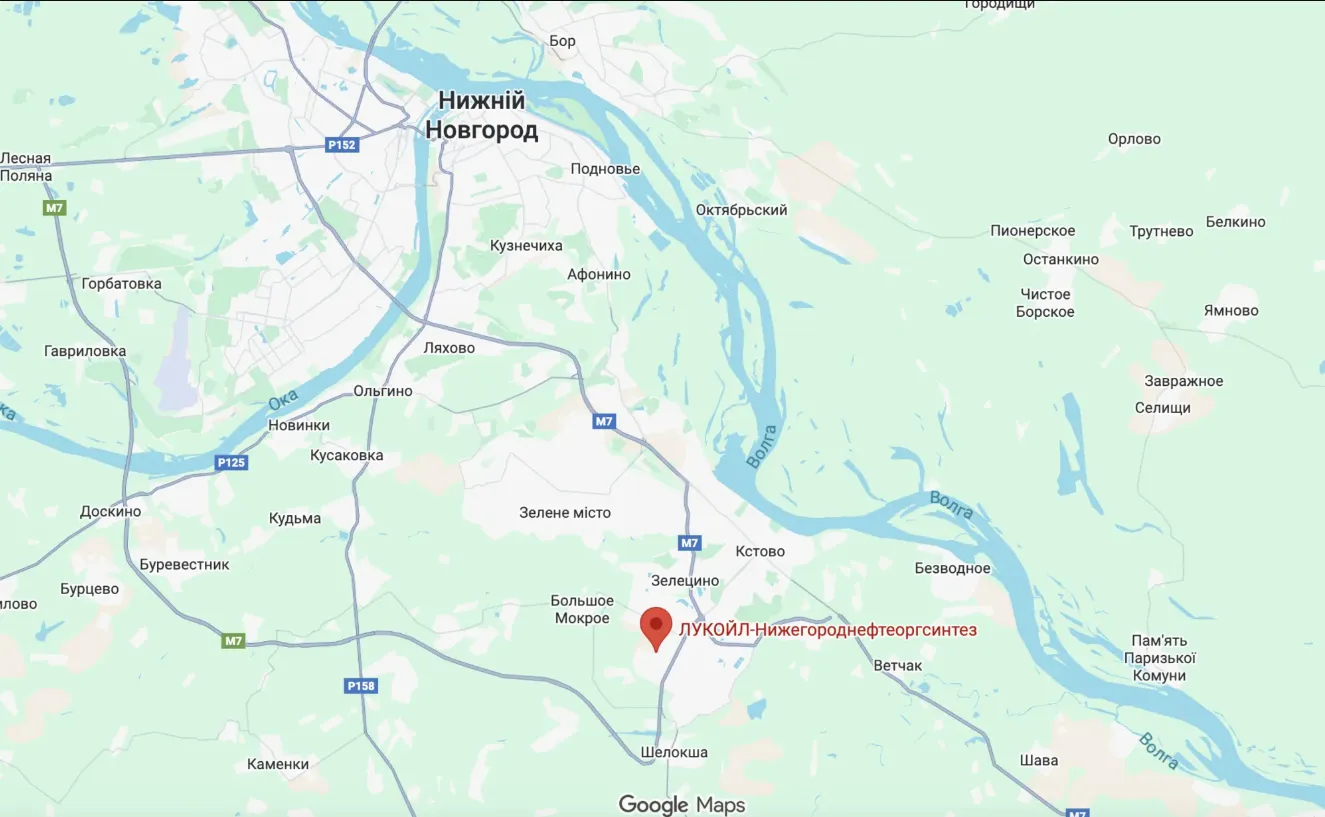 Под прицелом НПЗ: в российском Кстово прогремели взрывы, вспыхнул пожар. Фото и видео