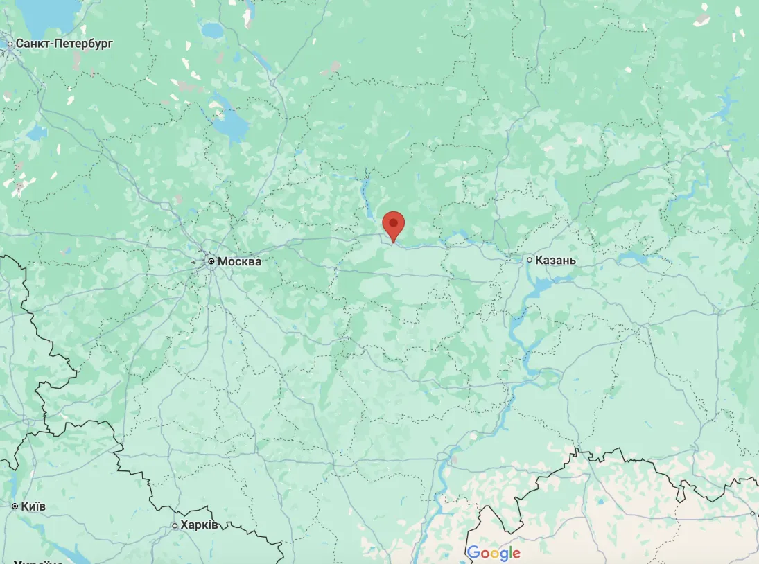 Под прицелом НПЗ: в российском Кстово прогремели взрывы, вспыхнул пожар. Фото и видео