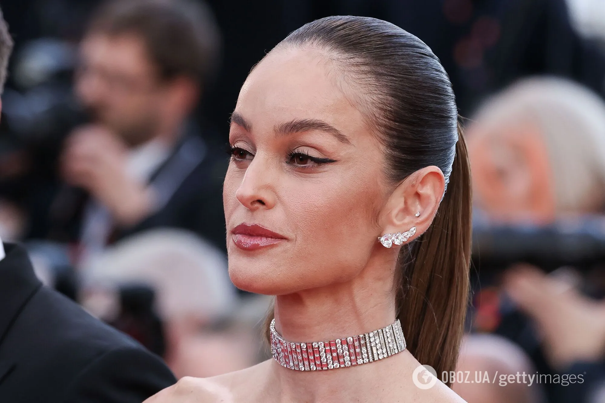 Супермодель-ангел Victoria's Secret вышла в свет с "новым лицом". Фото тогда и сейчас