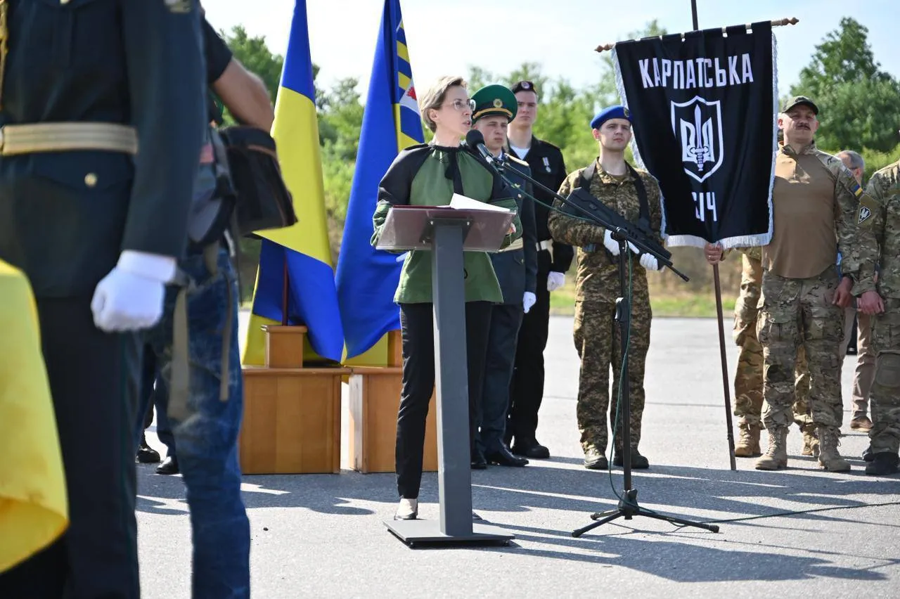В Украину вернули останки второго главы ОУН Андрея Мельника и его жены. Фото и видео