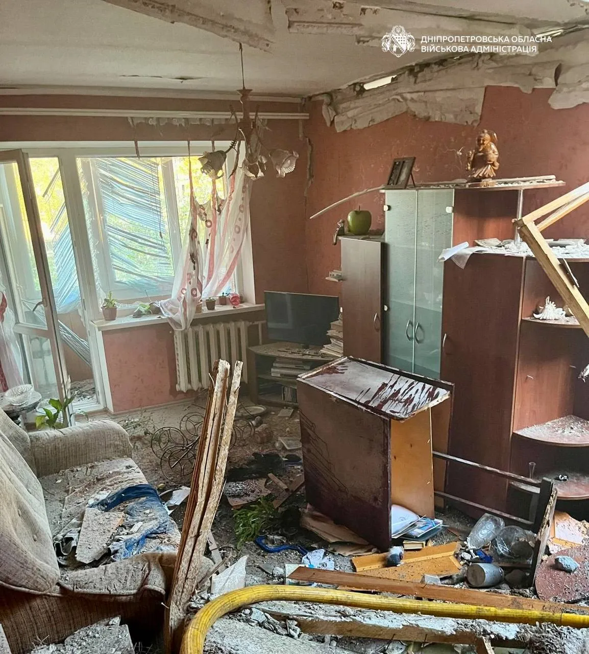 Россия утром атаковала Днепр: повреждены дома, есть пострадавшая. Фото