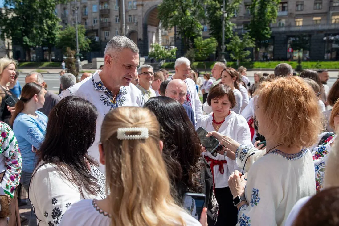 "Мы гордимся своей культурой и традициями": Кличко поздравил украинцев с Днем вышиванки