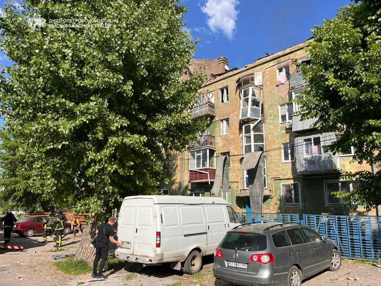 Россия атаковала Днепр "Шахедами": повреждены две многоэтажки, есть пострадавшие. Фото