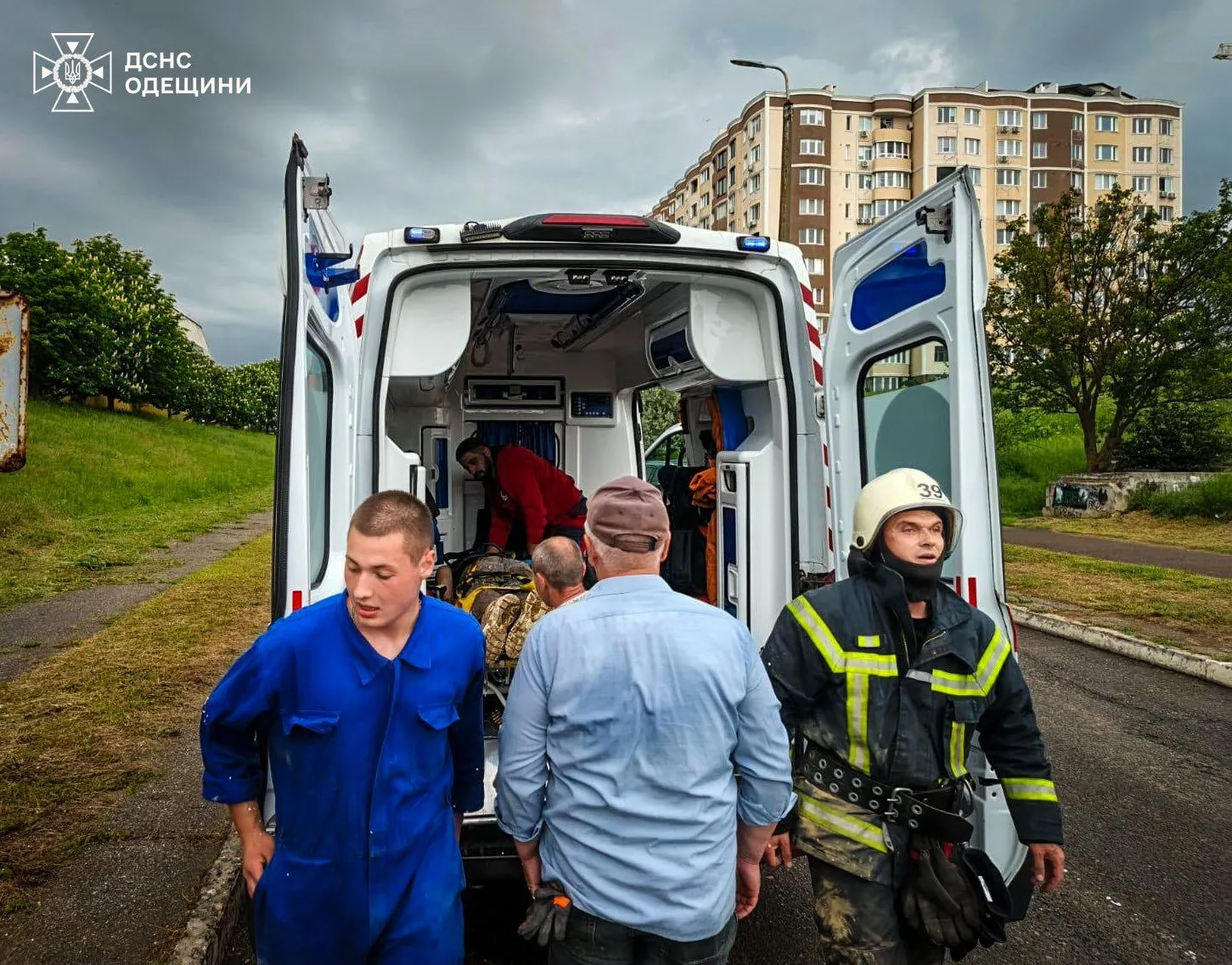 В Одесской области девушка сорвалась с крутого склона и сломала шею: очевидцы рассказали о трагедии. Фото