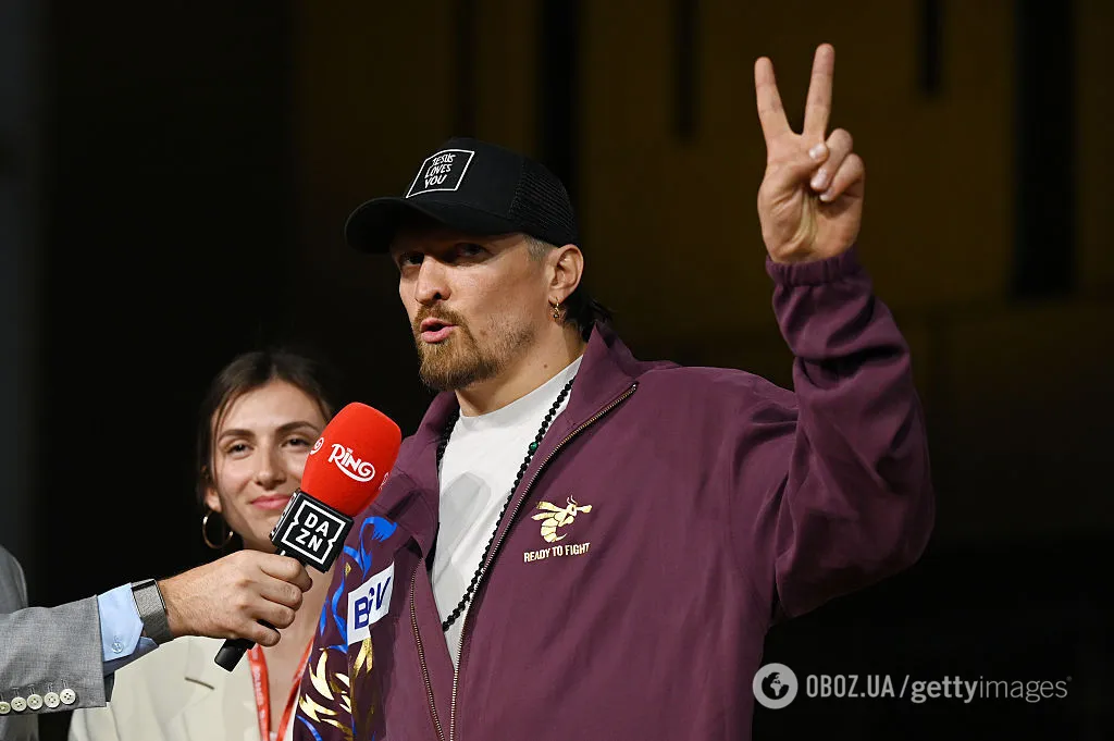 Не выдержал и выставил руку: как прошла финальная дуэль взглядов Усика и Верхувена. Видео