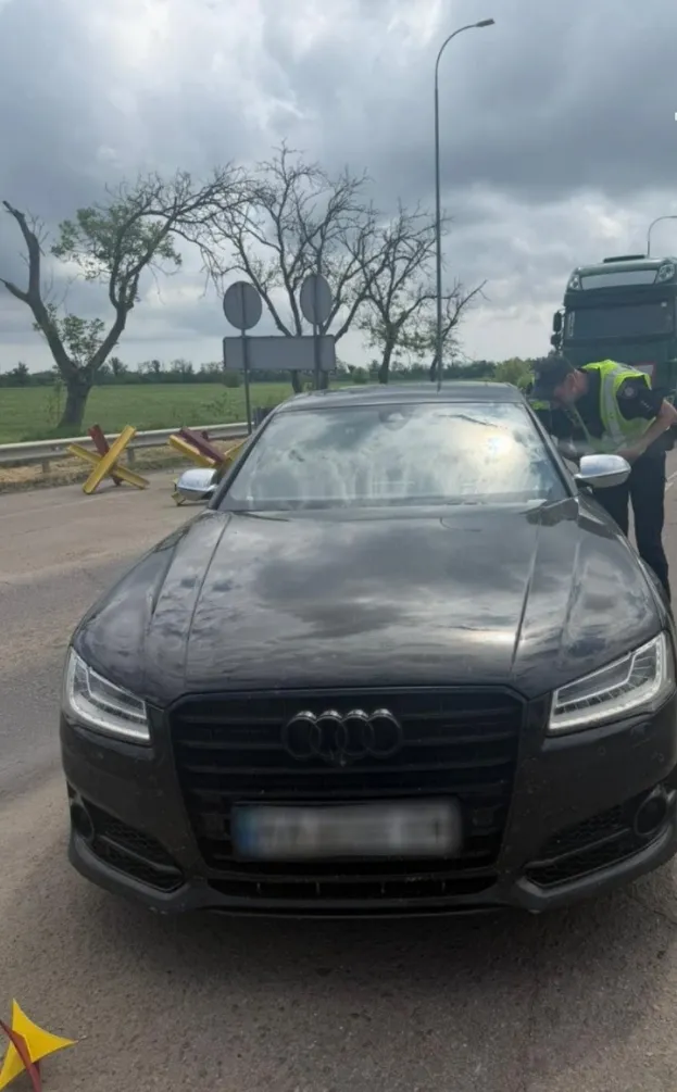 В Одесской области водитель Audi мчался на скорости 238 км/ч и поплатился: чем все закончилось. Фото