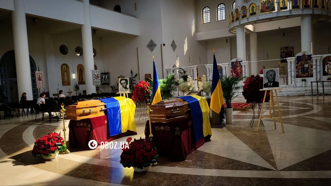 В Киев привезли останки лидера ОУН Андрея Мельника и его жены: началась церемония прощания. Фото и видео