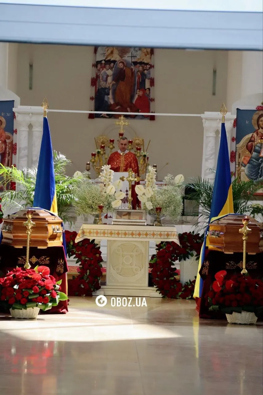 В Киев привезли останки лидера ОУН Андрея Мельника и его жены: началась церемония прощания. Фото и видео