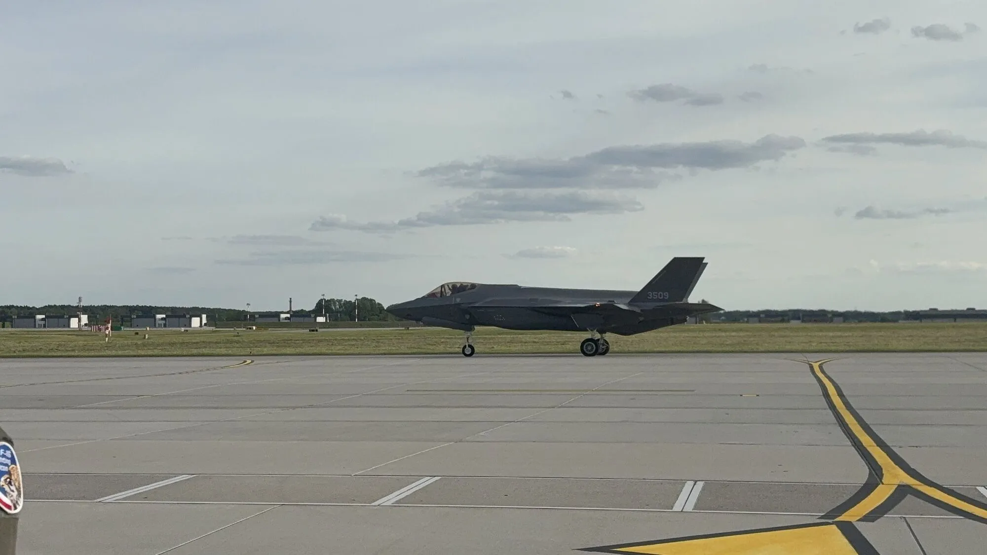 Чекали 6 років: Польща отримала перші винищувачі F-35 п'ятого покоління. Фото і відео